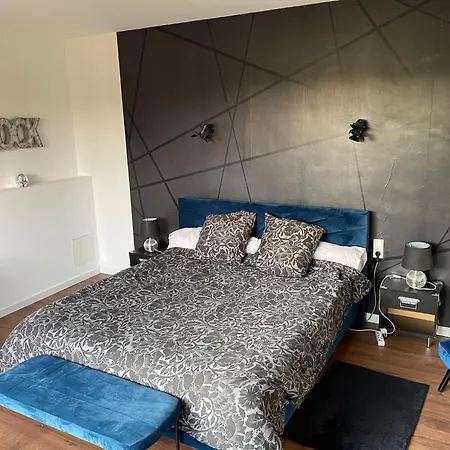 La Fermette A - Zen, Lit Double Avec Grand Bureau Donnant Sur Cour Au Carre Bed & Breakfast