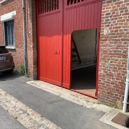 Couette-café La Fermette A - Zen, Lit Double Avec Grand Bureau Donnant Sur Cour Au Carre