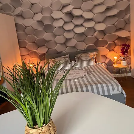 La Fermette A - Zen, Lit Double Avec Grand Bureau Donnant Sur Cour Au Carre Bed & Breakfast *